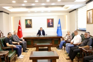 Ak Parti Gaziantep il Başkanlığına atanan Sn. Fatih Muhaddis Fedaioğlu başkanımıza yönetim kurulumuz ile birlikte hayırlı olsun ziyaretinde bulunduk yakın ilgi ve alakalarından dolayı şahsım ve esnaflarımız adına teşekkür ederim.