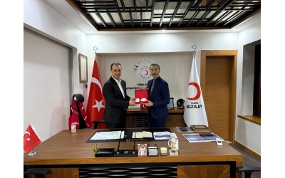 Bugün Kızılay Gaziantep İl Başkanı Sayın Mustafa Bozgeyik bey ile bir araya geldik Festivalimize davetimizi ilettik, ayrıca Kızılay’ın festival alanında kan bağışı kampanyası yapması konusunda güzel bir istişare gerçekleştirdik. 